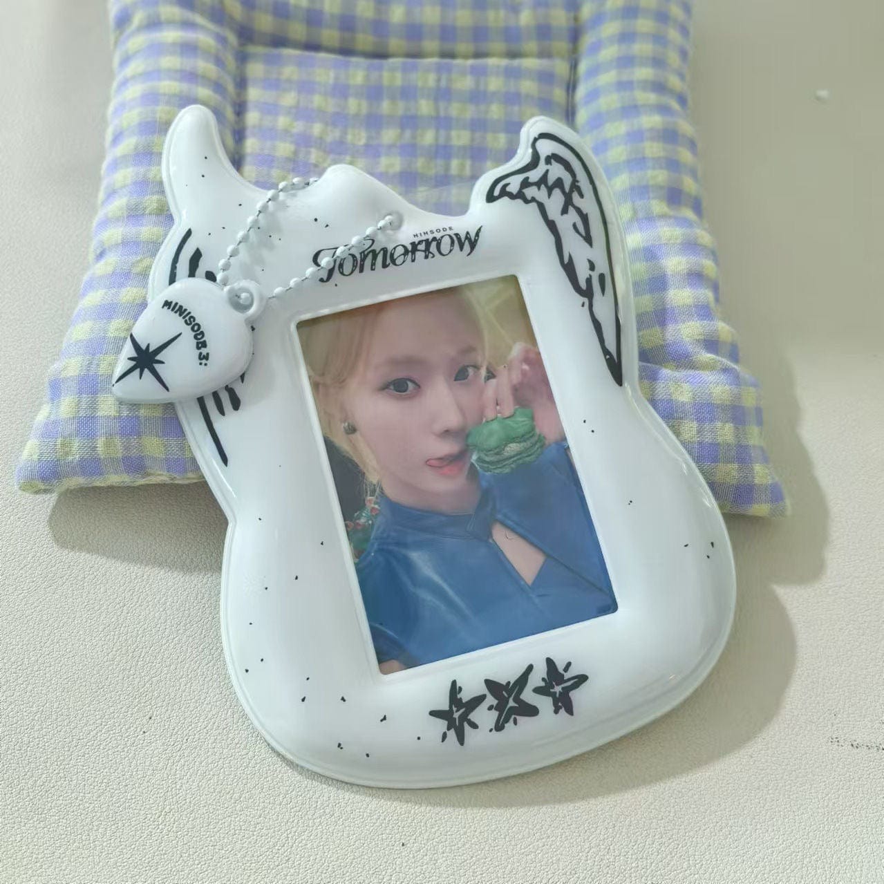 Y2K Guitar Shaped TXT Kpop Keychain Photocard Holder - ArtGalleryZen