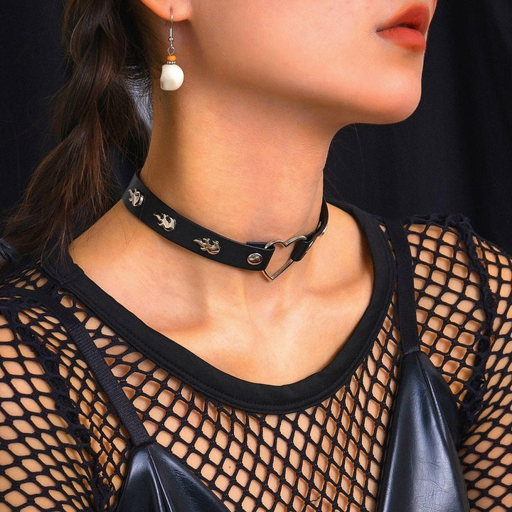 ACEDRE Punk Black Leather Choker Necklace PU Necklace Soft Goth Collar  Adjustable Necklace Chains Dainty Accessory for Women and Girls, Leather  Metal : Amazon.in: Jewellery