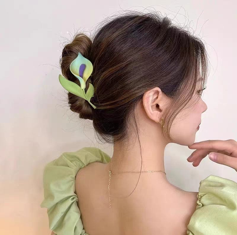 Chic Calla Lily Chignon Claw Clip Hair Clip - ArtGalleryZen