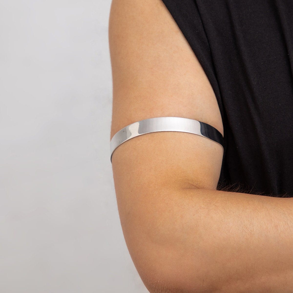 Minimalist Hammered Upper Arm Cuff - ArtGalleryZen